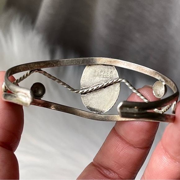 Vintage | Green Turquoise Chip Inlay Stamped Alpaca Mexico Cuff Bracelet - Picture 5 of 16